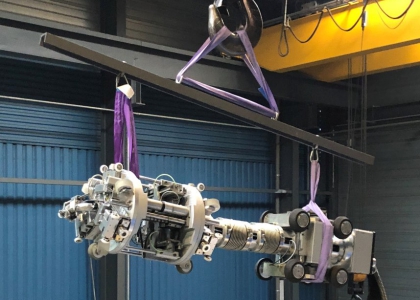 Robot scans and optimises internal welds