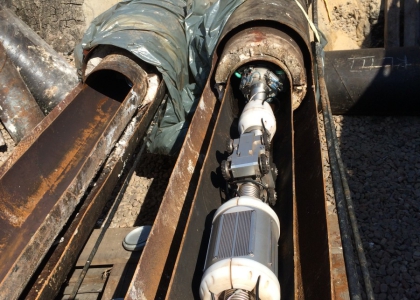 Ultrasound pipe robots for internal pipe-wall testing