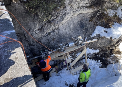At icy heights – ultrasonic pipe robot climbs the Alps